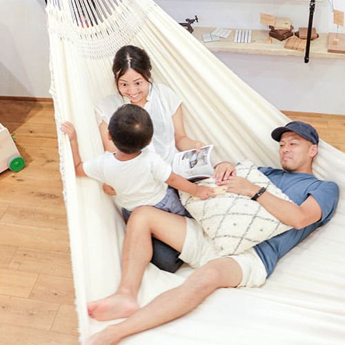 ハンモックは斜めに乗るのが正解